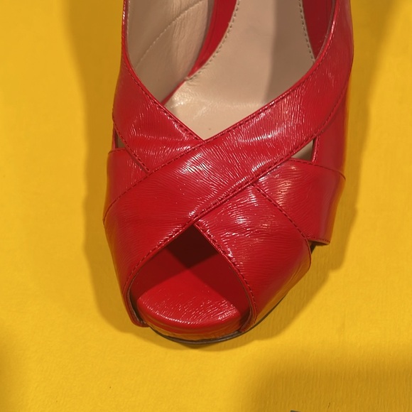 FENDI, EUC, AUTHENTIC 39.5. Perfect condition and gorgeous poppy color. - Picture 5 of 10